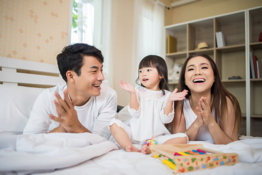 5 วิธีลี้ยงลูกให้อารมณ์ดี